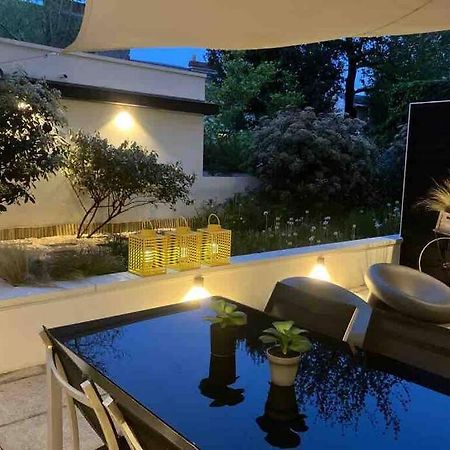 Le Rosa Bonheur Apartment Nantes Bagian luar foto