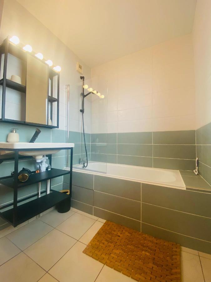 Le Rosa Bonheur Apartment Nantes Bagian luar foto
