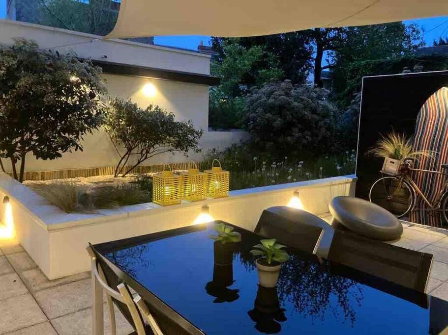 Le Rosa Bonheur Apartment Nantes Bagian luar foto